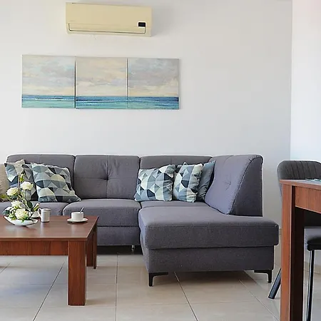 Nicolaides Sea View Ларнака