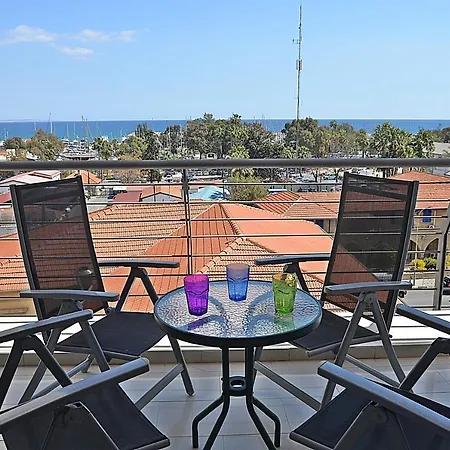 Nicolaides Sea View Apartment *
